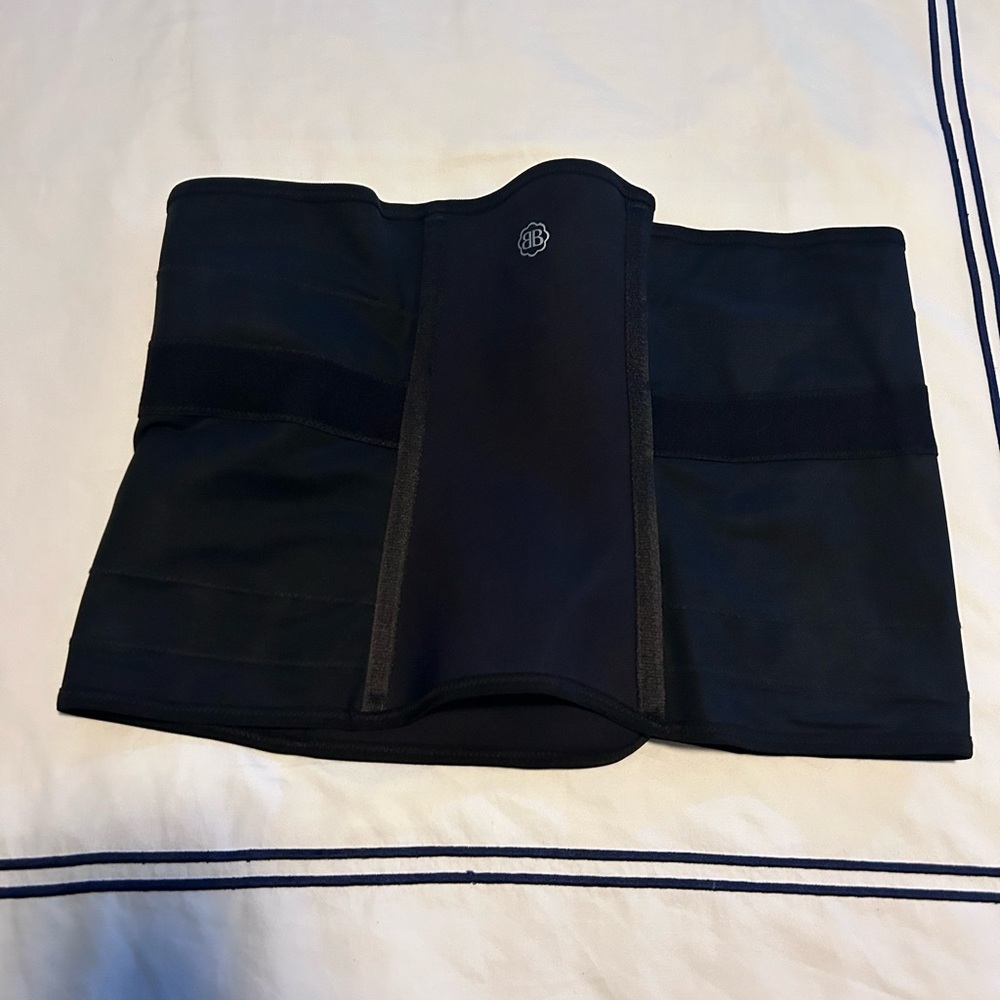 Barely Used Large Belly Bandit Postpartum Luxe Wrap in Black
